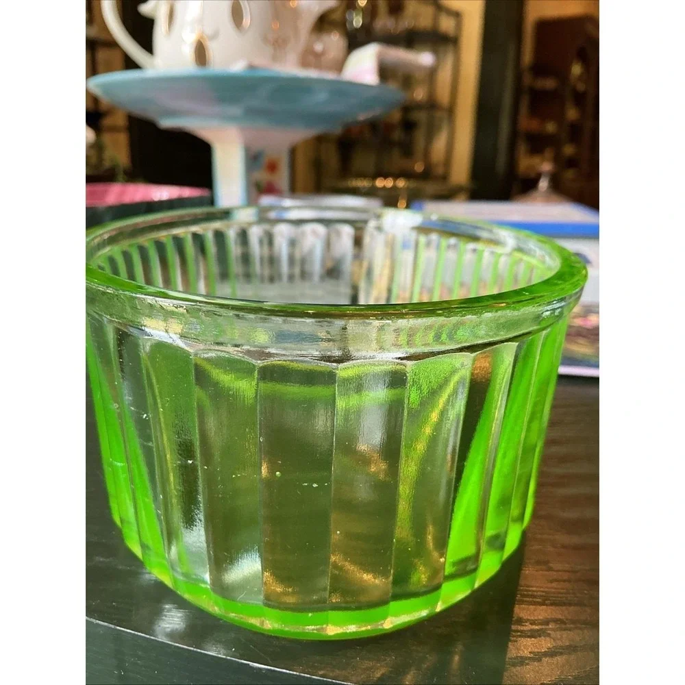 Vintage Uranium Glass Oval Ribbed Refrigerator Dish 7x5.25x2.5